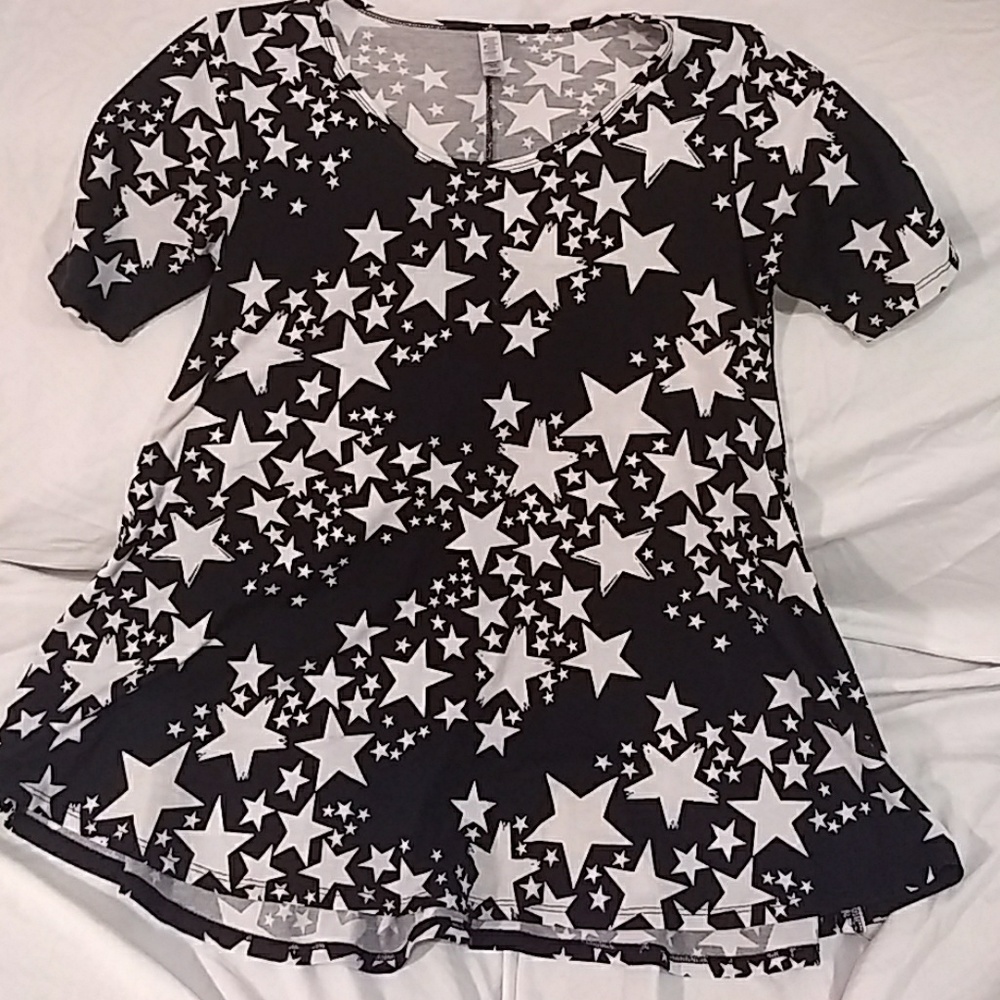 LuLaRoe XS Perfect Tee